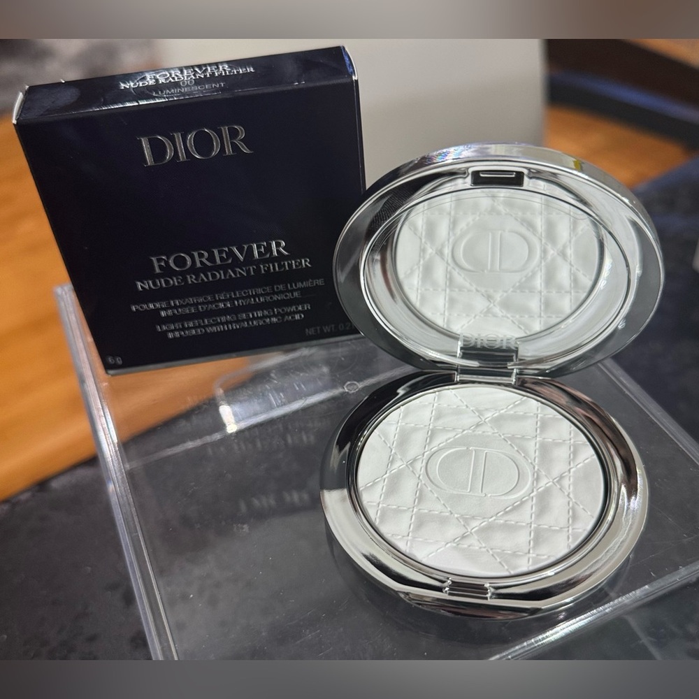 Dior Forever Nude Radiant Filter Pressed Powder in Luminescent
